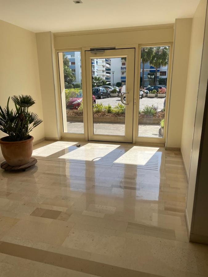 Vue Sur Mer - Magnifique Appartement Tout Confort - Terrasse Et Parking Prive Cagnes-sur-Mer Exteriör bild