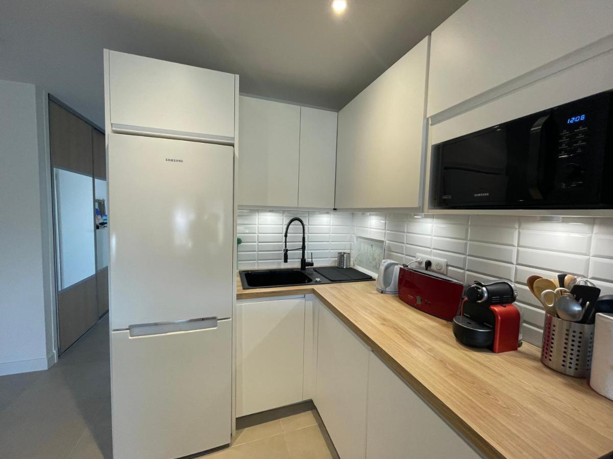 Vue Sur Mer - Magnifique Appartement Tout Confort - Terrasse Et Parking Prive Cagnes-sur-Mer Exteriör bild