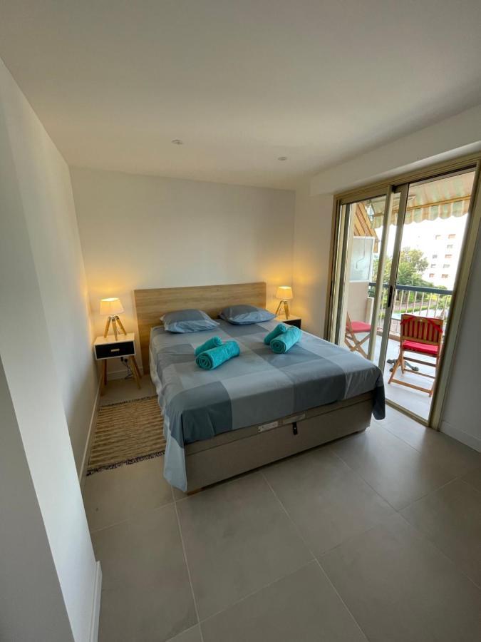Vue Sur Mer - Magnifique Appartement Tout Confort - Terrasse Et Parking Prive Cagnes-sur-Mer Exteriör bild
